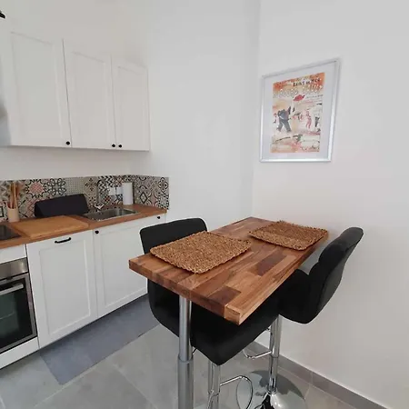 Amg 34 - Moderne Et Raffine Apartman *